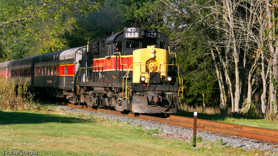 Cuyahoga Valley Scenic Railroad,  Cuyahoga Valley National Park
http://www.nps.gov/mwr/cuva/ : Autumn, Northeastern US : JonPargas
