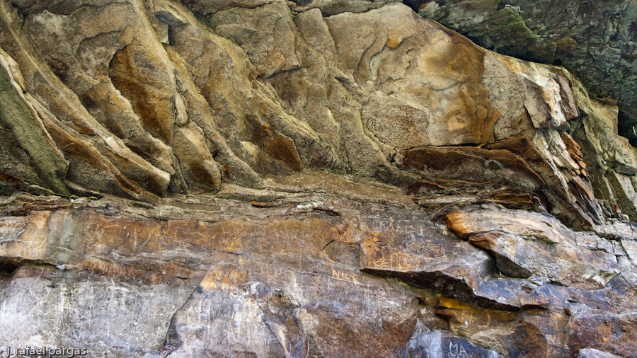 Rock Escarpment, Brandywine Falls, Cuyahoga Valley National Park
http://www.nps.gov/mwr/cuva/ : Autumn, Northeastern US : JonPargas