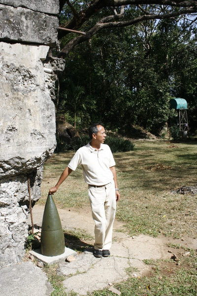 Corregidor - tour guide Eduardo : Philippines : JonPargas